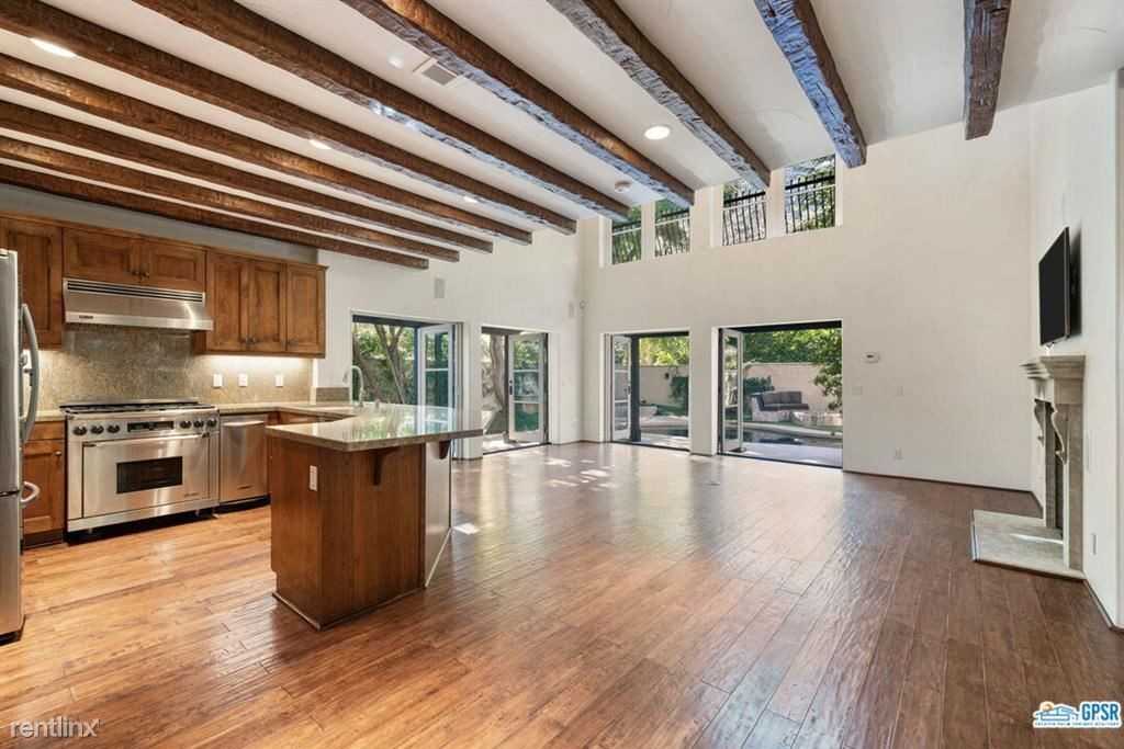 175 Villaggio W - Photo 3 of 10