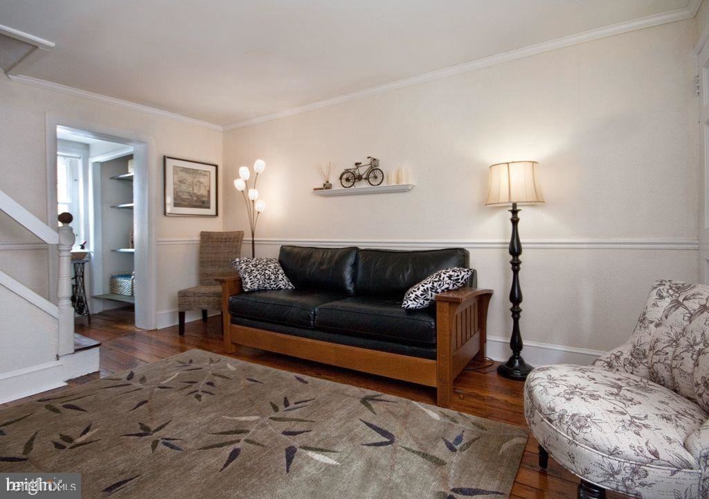 1221 Panama St - Photo 3 of 10