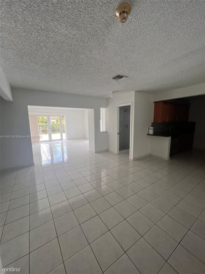 12705 Sw 54th St #0 - Photo 2 of 5