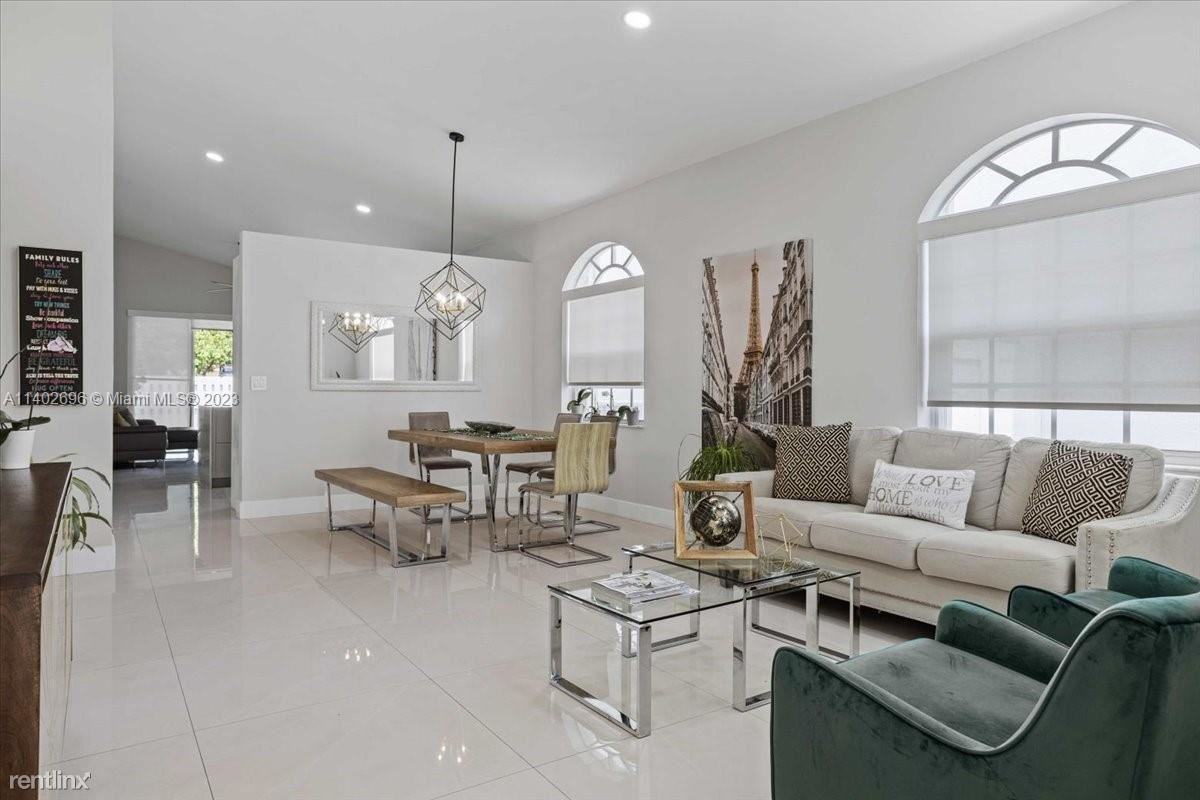 530 Nw 158th Ave - Photo 3 of 36