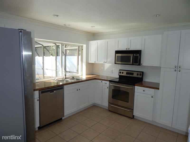 2702 Wendover Ter - Photo 2 of 14