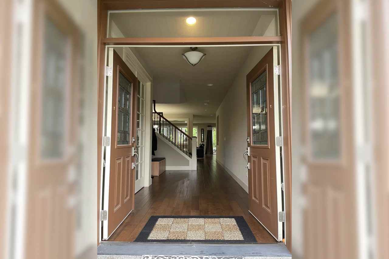 10633 240th Ave Ne - Photo 3 of 10