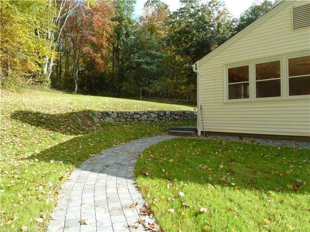 361 Albany Turnpike - Photo 2 of 18