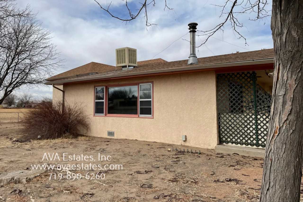 25759 E Us Highway 50 - Photo 2 of 29