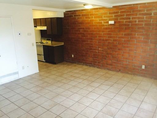 3237 E Water St - Photo 3 of 13