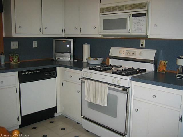 1 Kerr Farm Rd - Photo 3 of 5