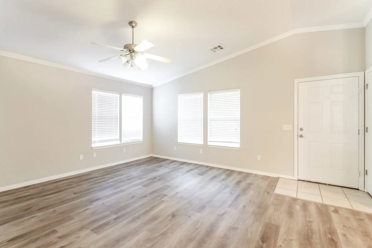 1609 Nw 149th St - Photo 3 of 16