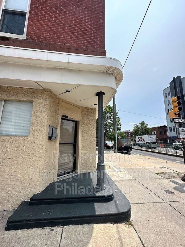 341 W Girard Ave - Photo 3 of 25