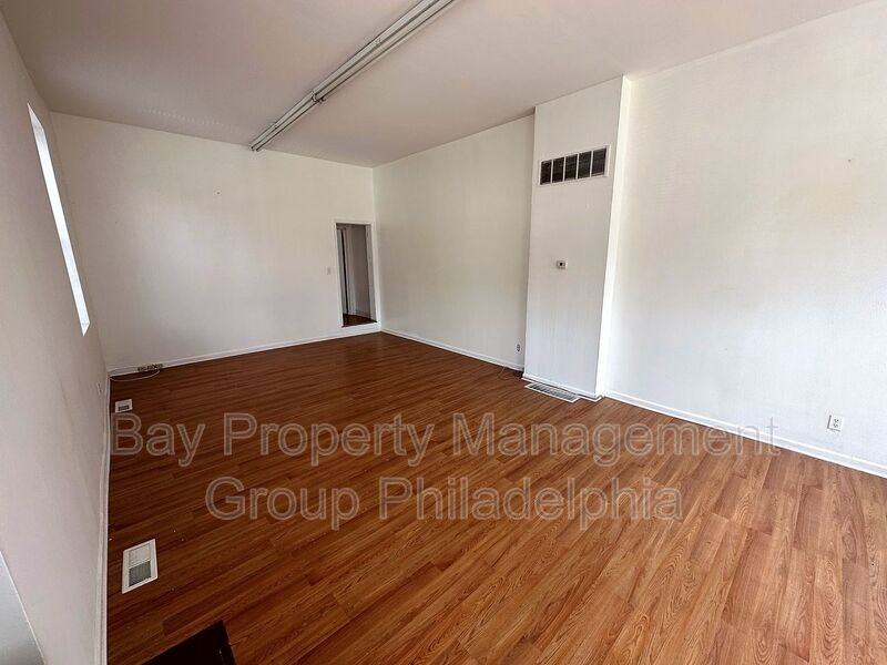 341 W Girard Ave - Photo 6 of 25