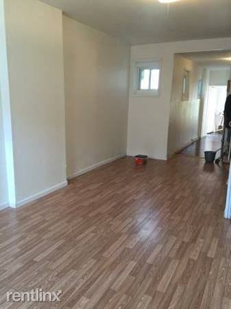 919 Robeson St - Photo 2 of 9