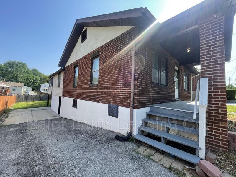 9425 Burdella Ave - Photo 3 of 35