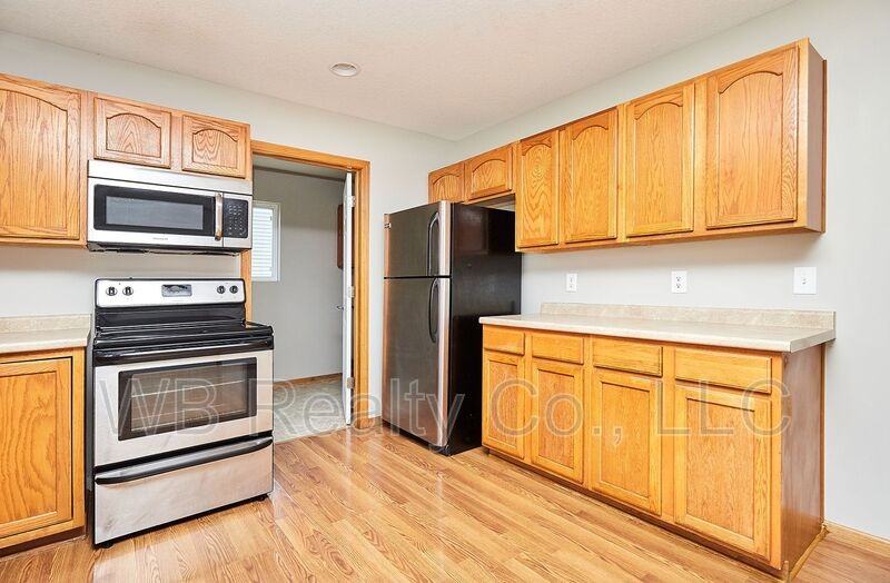 615 Se Prairie Park Ln - Photo 7 of 29