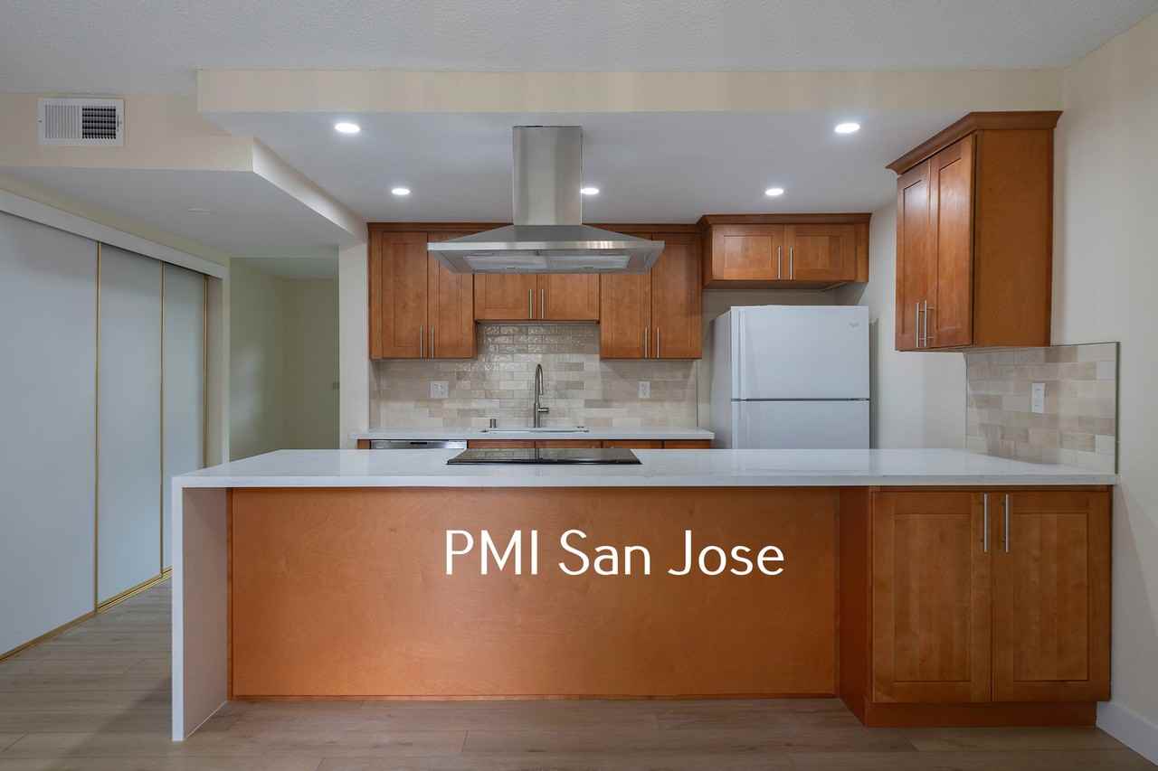 1260 Crescent Ter - Photo 3 of 24
