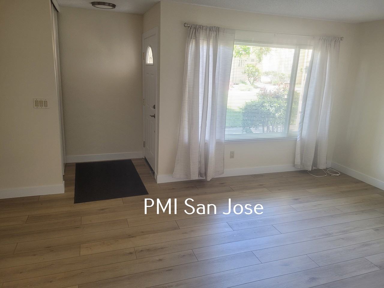 1260 Crescent Ter - Photo 5 of 24