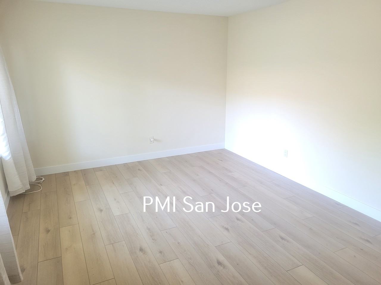 1260 Crescent Ter - Photo 7 of 24