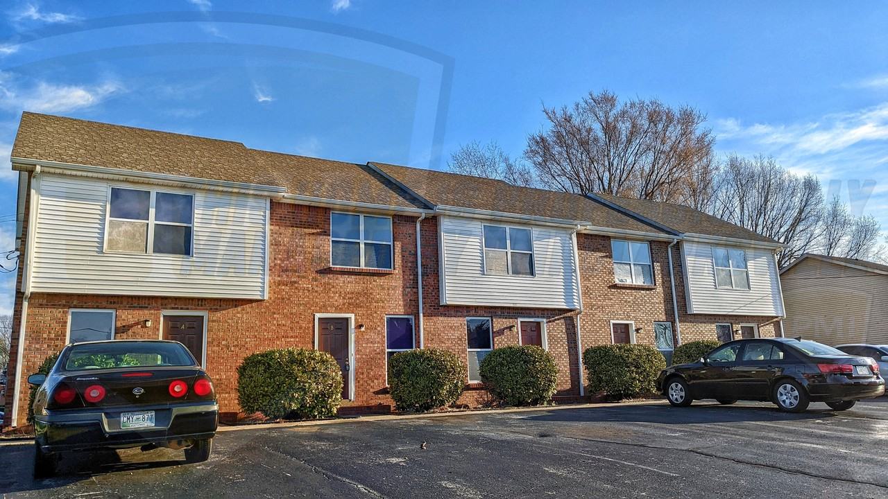 1531 E Knollwood Cir - Photo 2 of 23