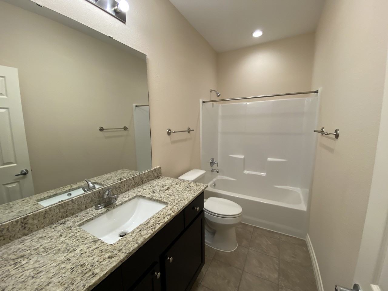 803 Uvalde St - Photo 7 of 7