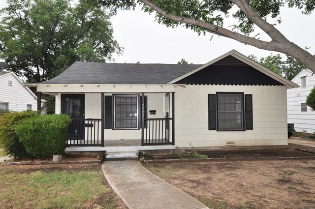 2726 Wayside Ave - Photo 2 of 13