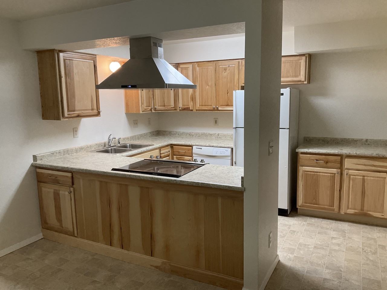1642 Kellenbeck Ave - Photo 3 of 9