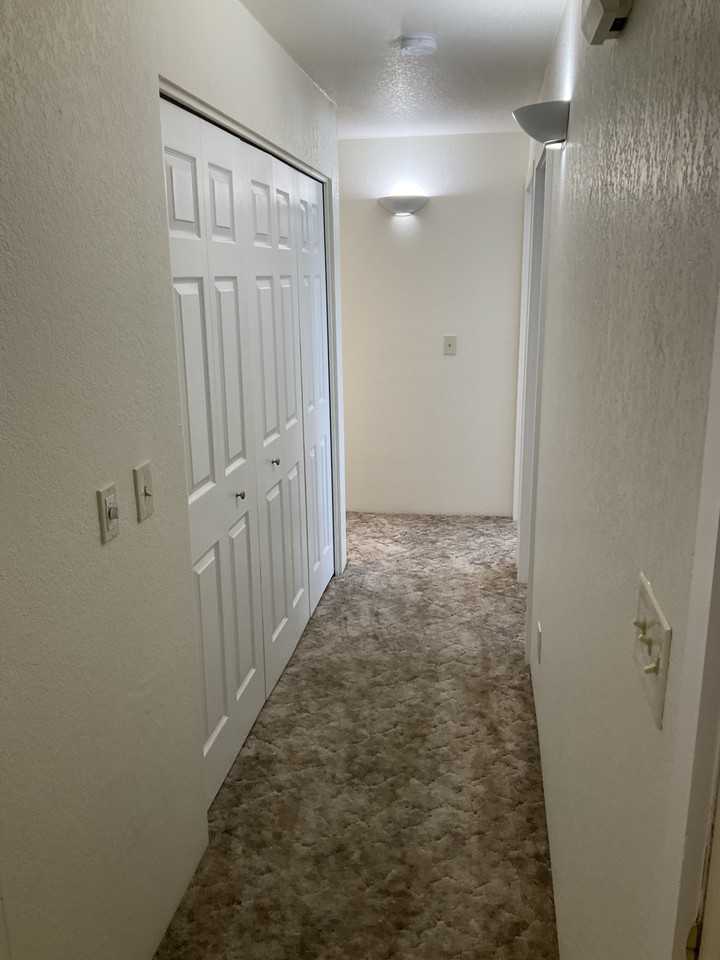 1642 Kellenbeck Ave - Photo 6 of 9