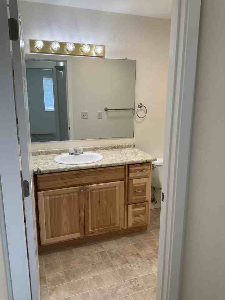 1642 Kellenbeck Ave - Photo 7 of 9