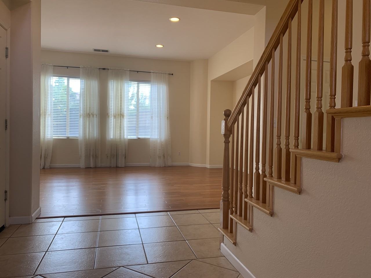 1666 Hummingbird Way - Photo 3 of 33