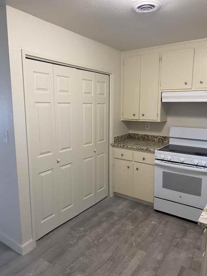 525-531 South Ave - Photo 3 of 5