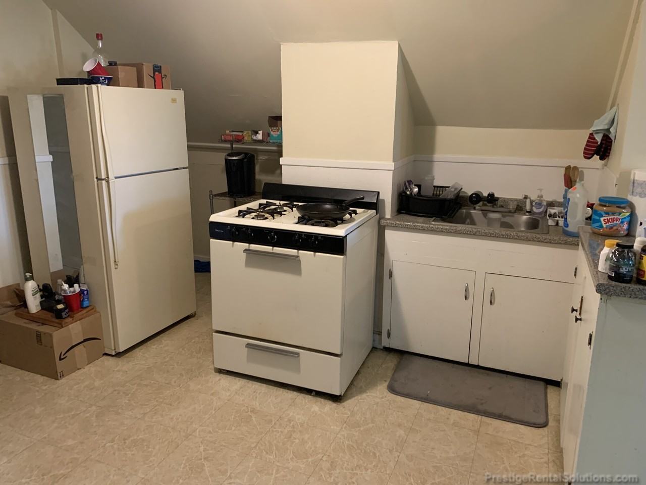 135 Merriam Ave #6 - Photo 3 of 15