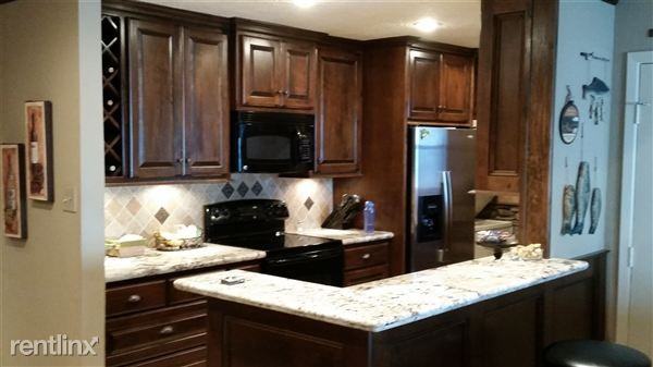 15661 Lakeway dr - Photo 2 of 9