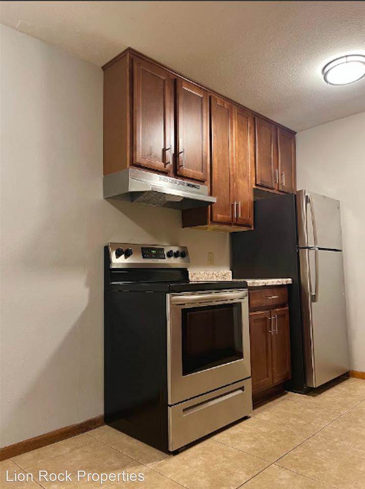 to Windsor Court Robbinsdale Where Pets are Family Too