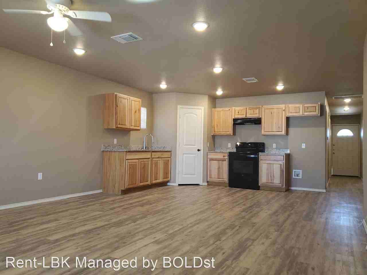 2210 E 10th St - Photo 2 of 13