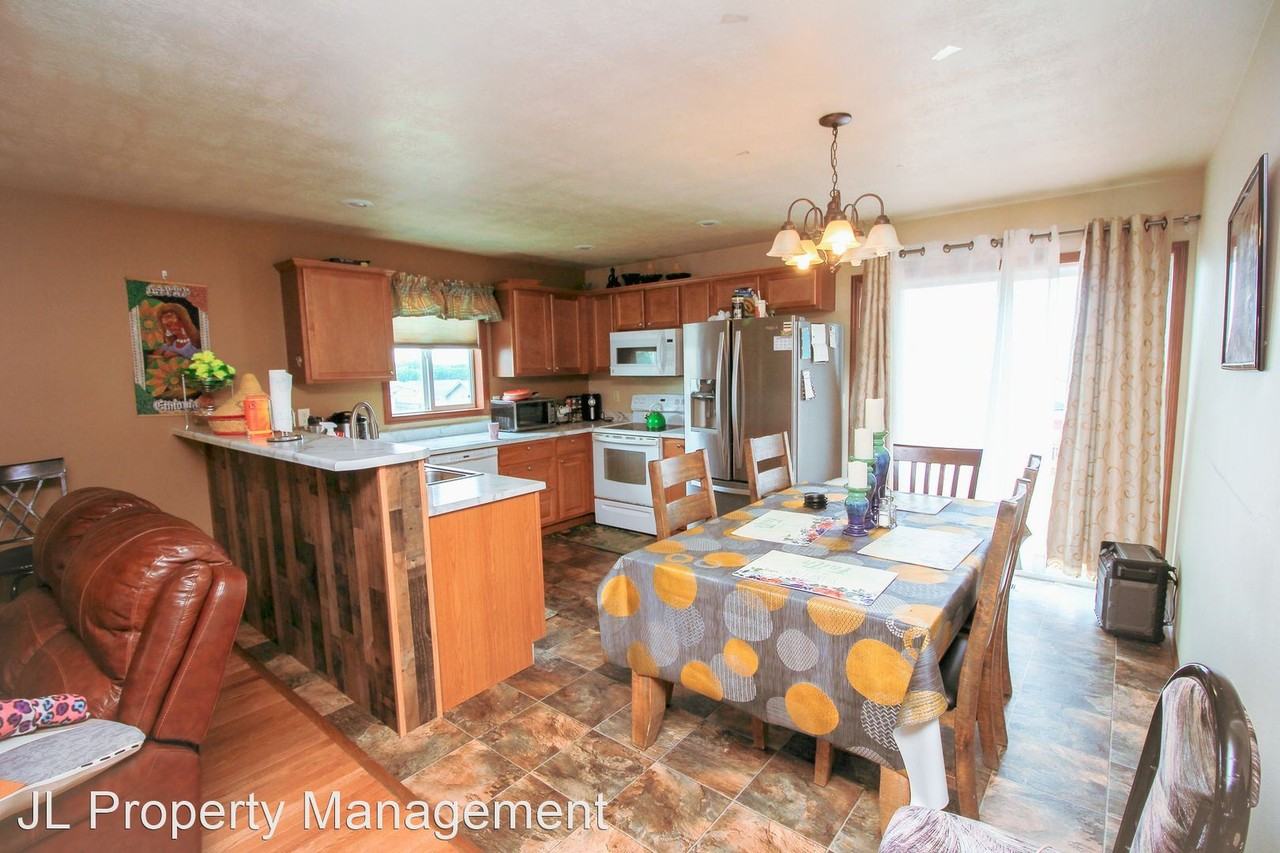 605 N Daisy Ave - Photo 3 of 26