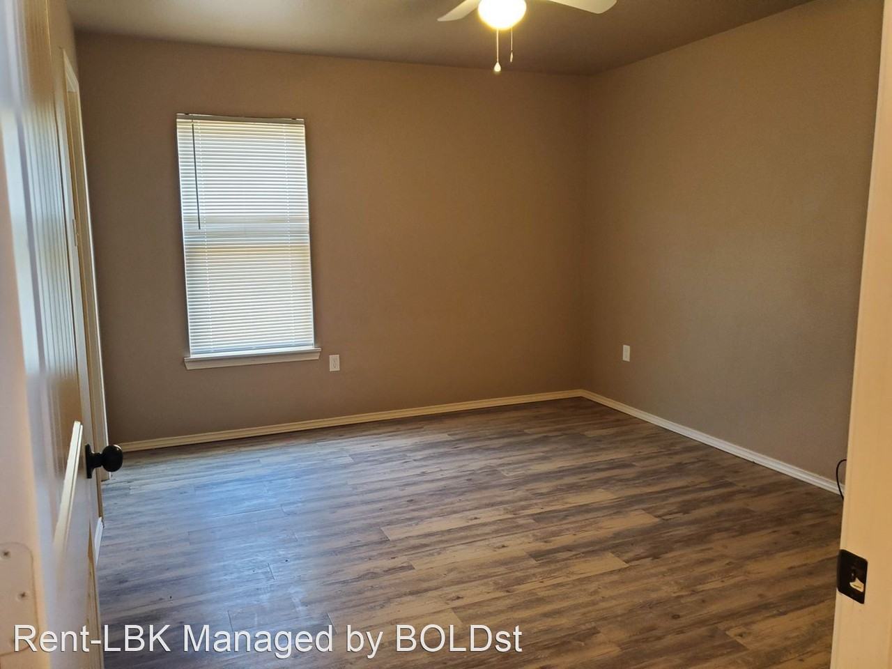2205 E Main St - Photo 3 of 12