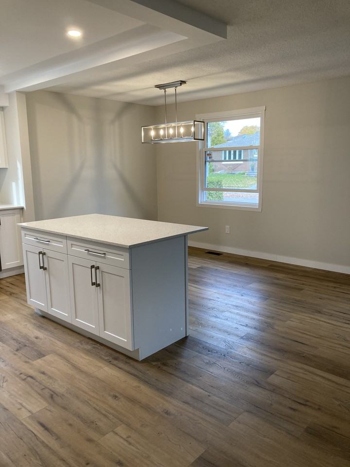 94 Harcroft Crescent - Photo 2 of 13