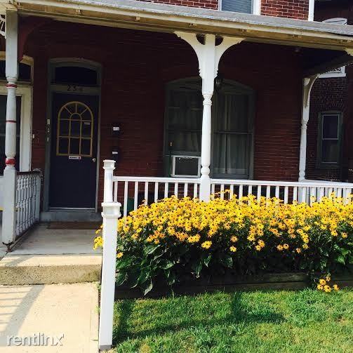 234 Bridge St - Photo 3 of 4