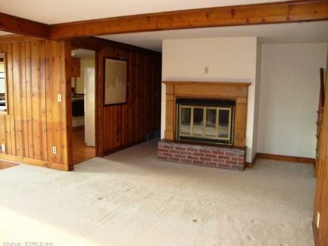 220 Giants Neck Rd - Photo 3 of 14