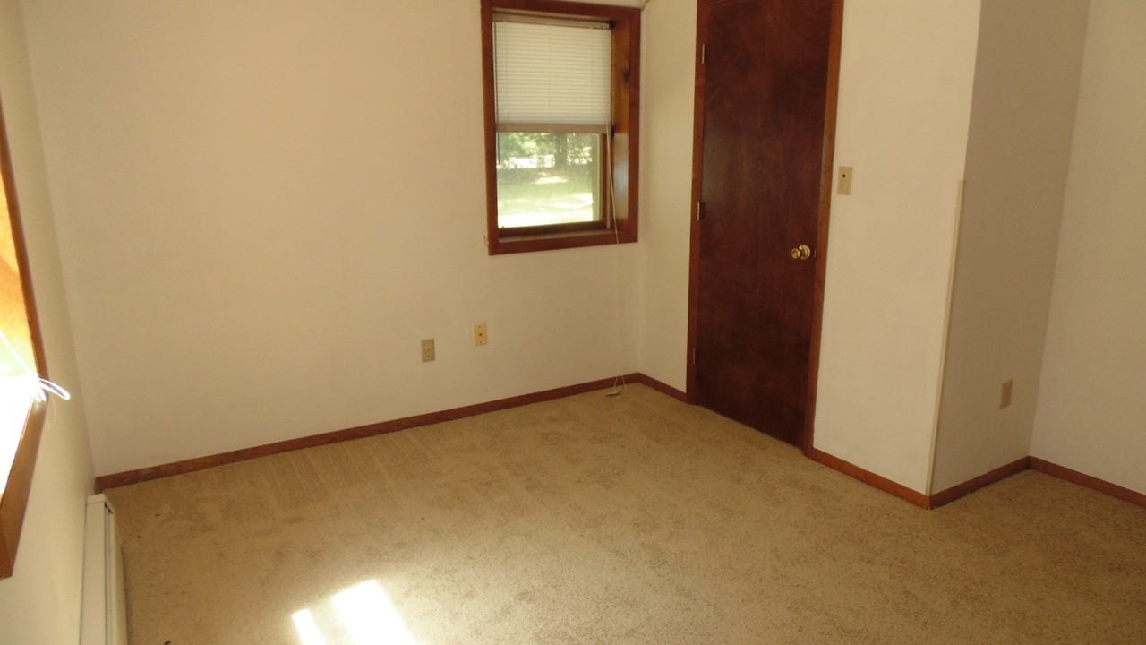 2133 Glendale Rd - Photo 2 of 9
