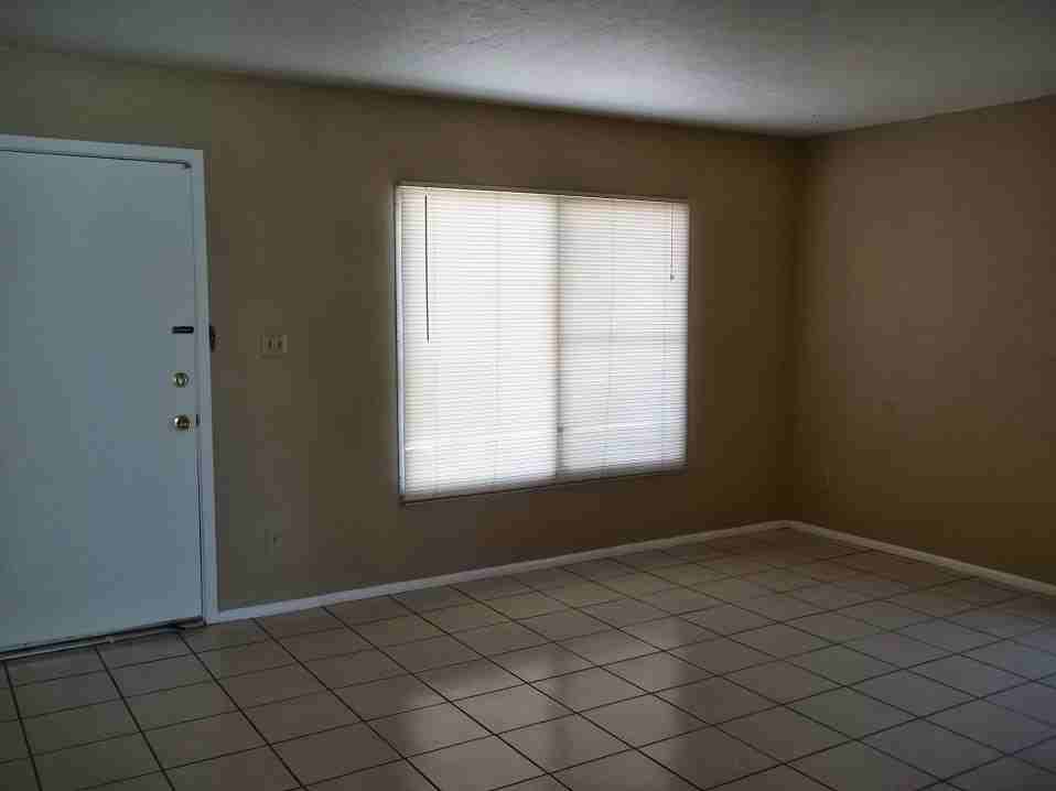 3746 W Evans Dr - Photo 3 of 14