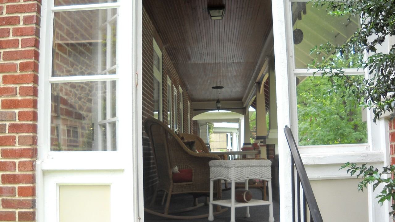 1431 Garfield Ave - Photo 3 of 21