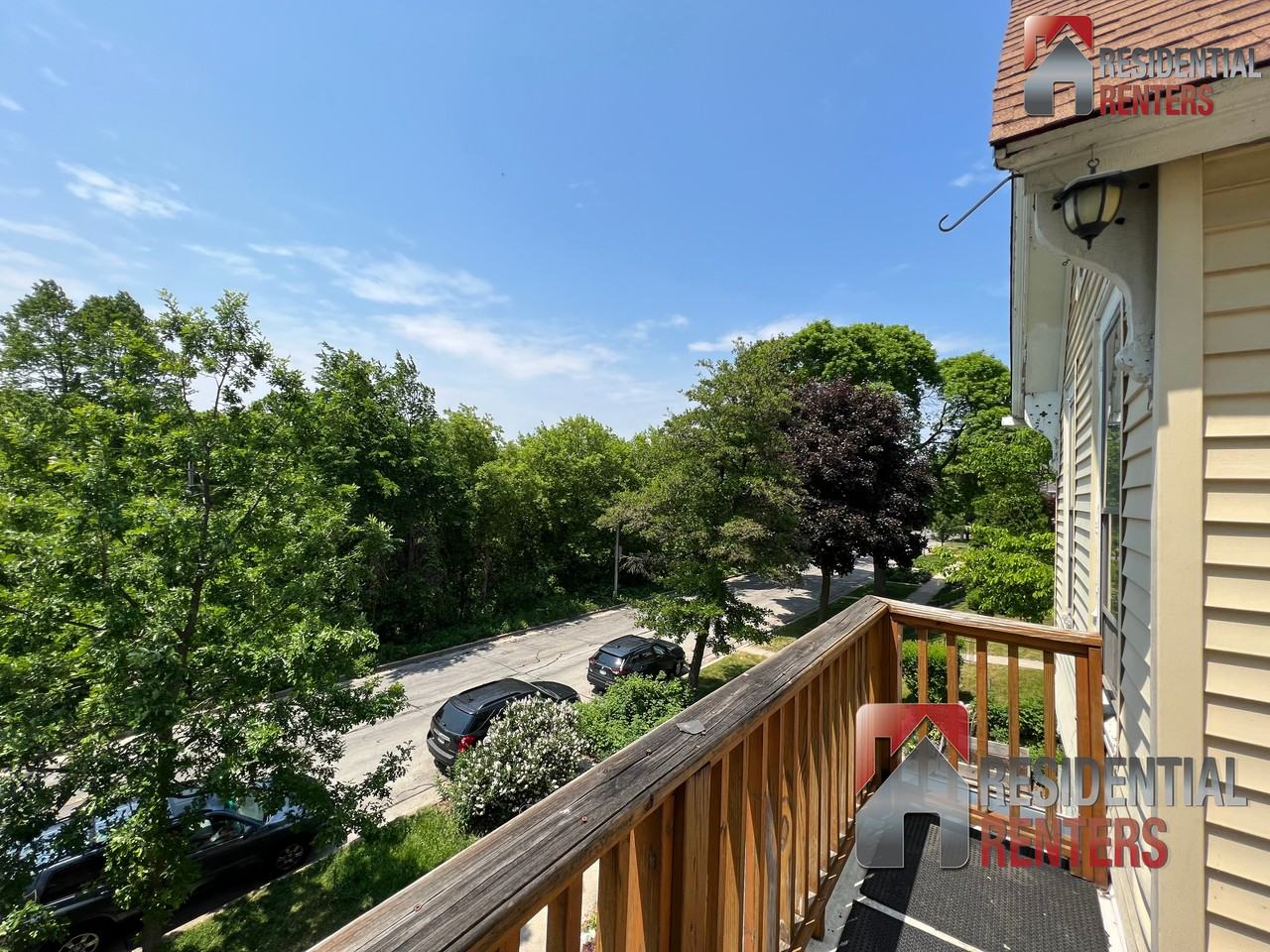 3240 North Cambridge Avenue - Photo 3 of 14