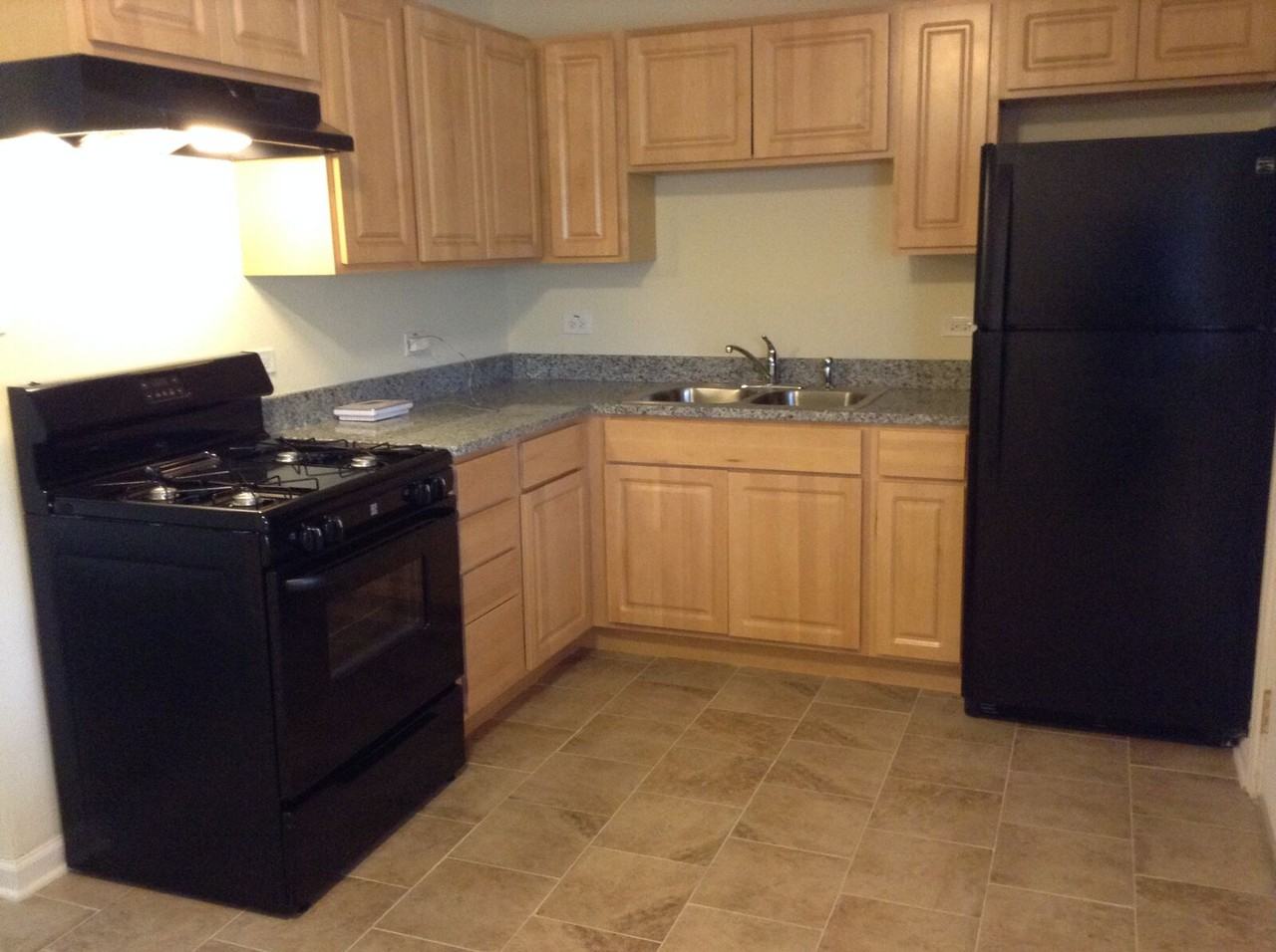 4207 Greenbrier Ln - Photo 3 of 15