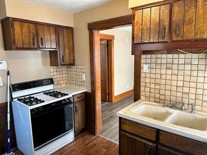 3933 R St - Photo 3 of 13