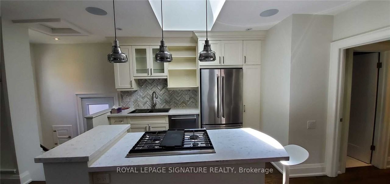 118 Parkhurst Boulevard - Photo 3 of 8