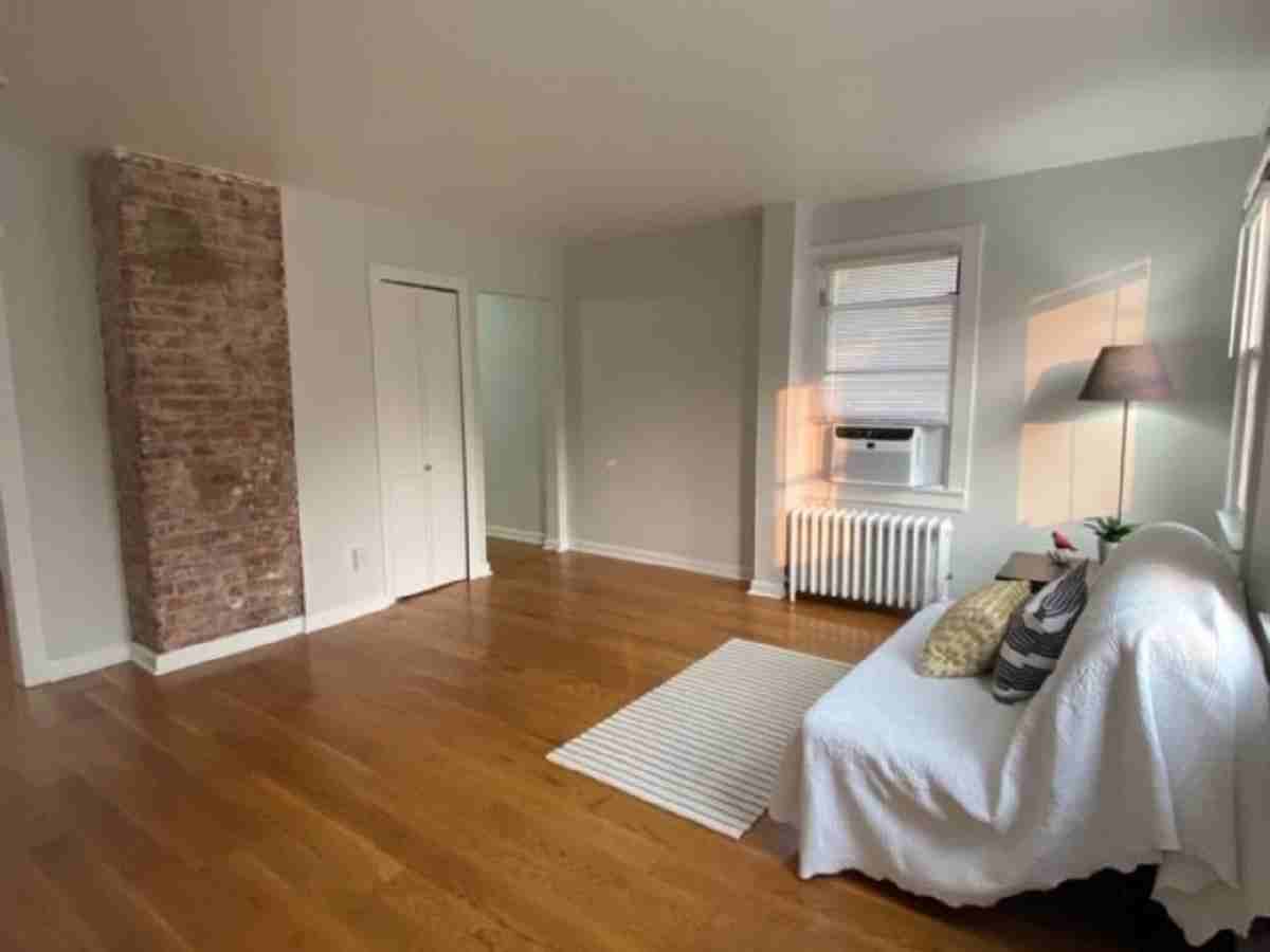 12 Talbot St - Photo 2 of 16