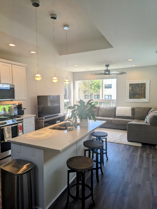 957 W 12th Ave - Photo 7 of 35