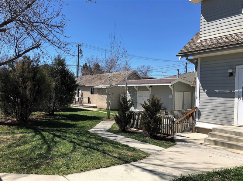 1321 Walnut St - Photo 2 of 23