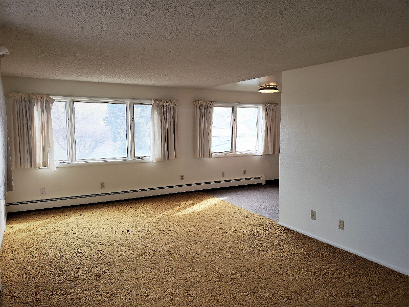 1321 Walnut St - Photo 4 of 23