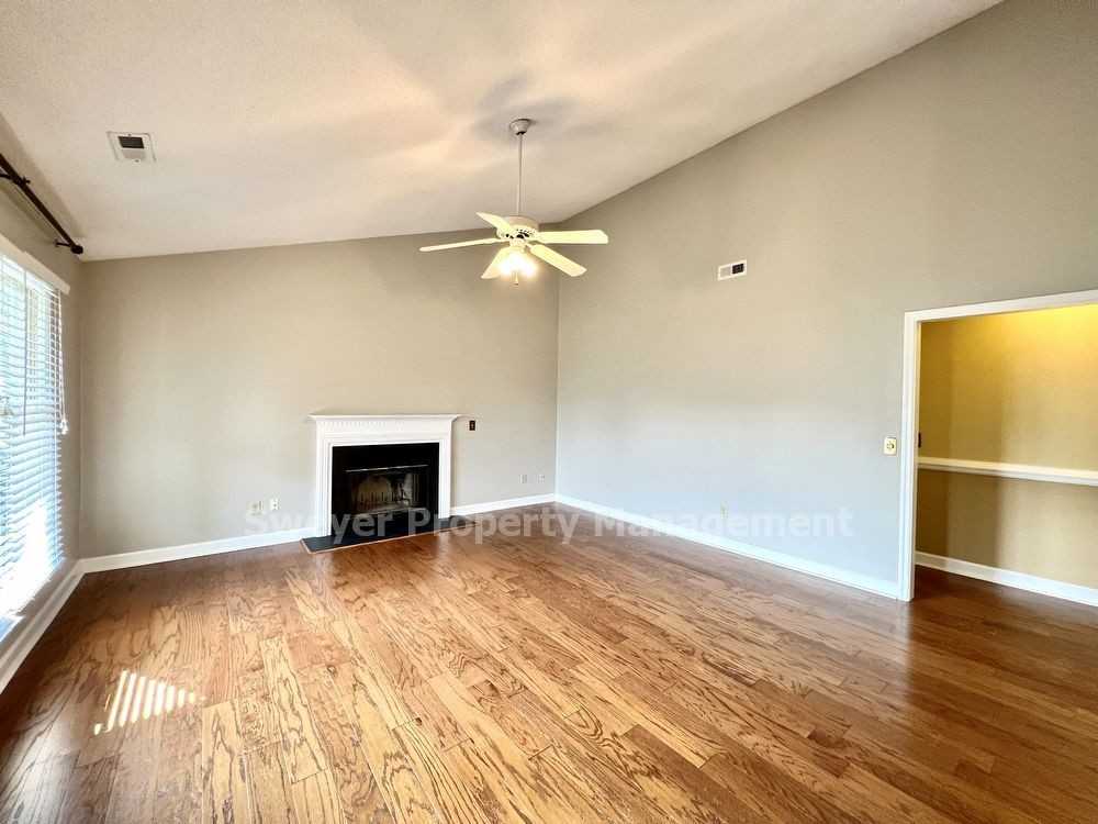 4314 Bridgeport Dr - Photo 2 of 19