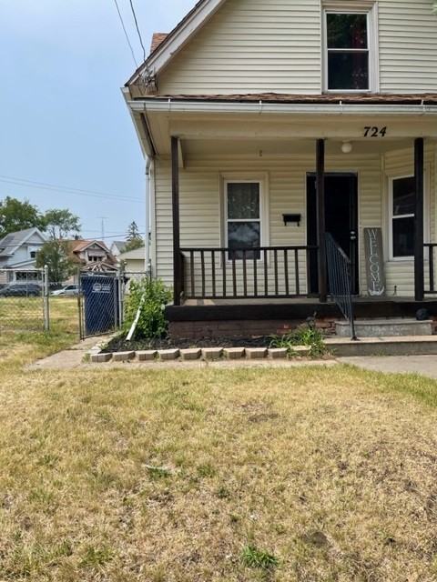 724 Spencer St - Photo 3 of 26