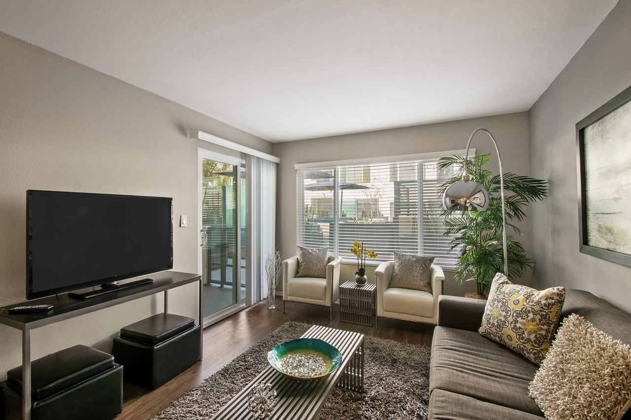 Pine at 6th - Photo 6 of 18